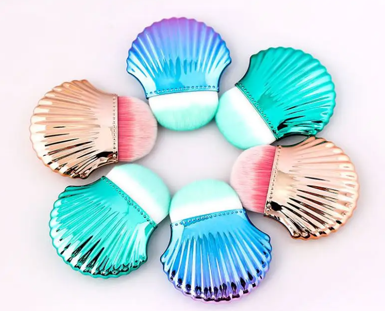 Shell Shaped Dust Brush - Random Color