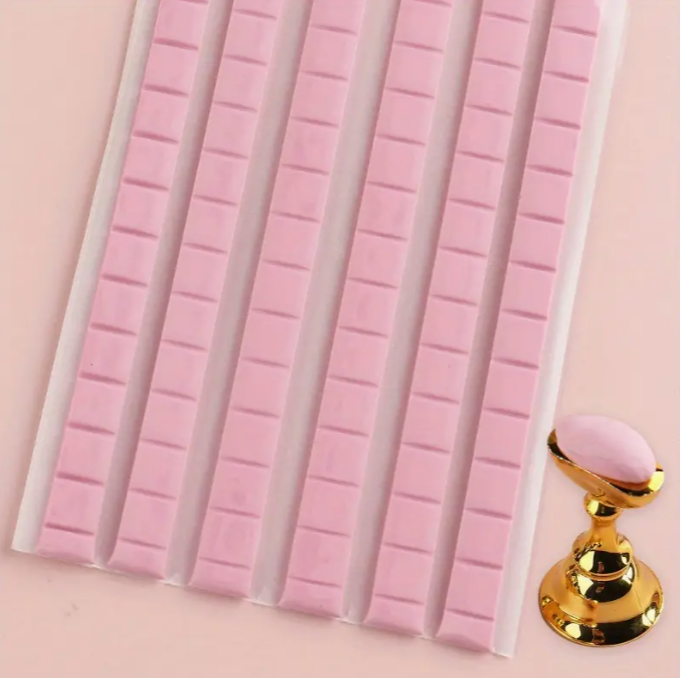 Tack Clay (96 Pcs)