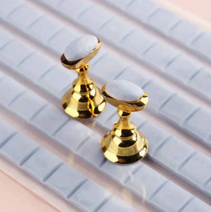 Tack Clay (96 Pcs)